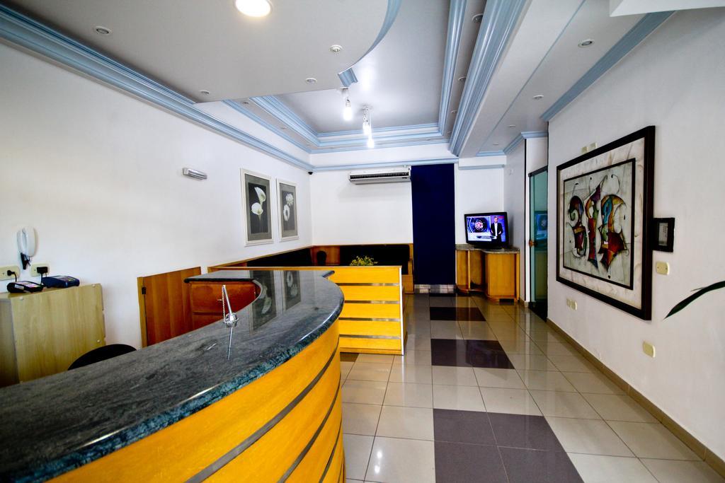 Alpha Ville Hotel อัสซิส ภายนอก รูปภาพ