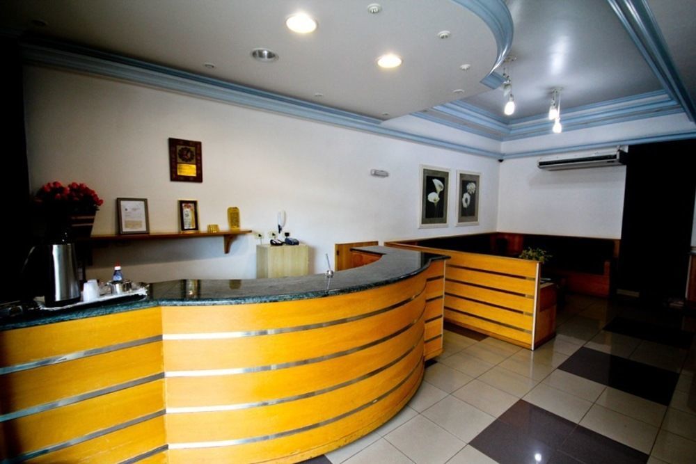 Alpha Ville Hotel อัสซิส ภายนอก รูปภาพ