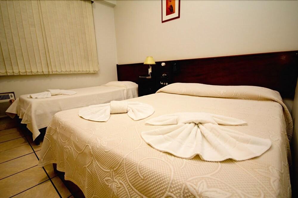 Alpha Ville Hotel อัสซิส ภายนอก รูปภาพ