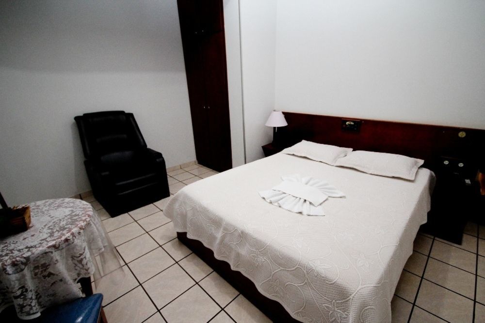 Alpha Ville Hotel อัสซิส ภายนอก รูปภาพ